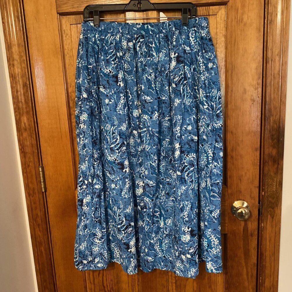 NWT Serengeti Blue Paisley Crinkle Skirt - Great for Travel (size L)